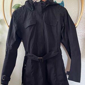 REI lightweight black belted trench raincoat size small